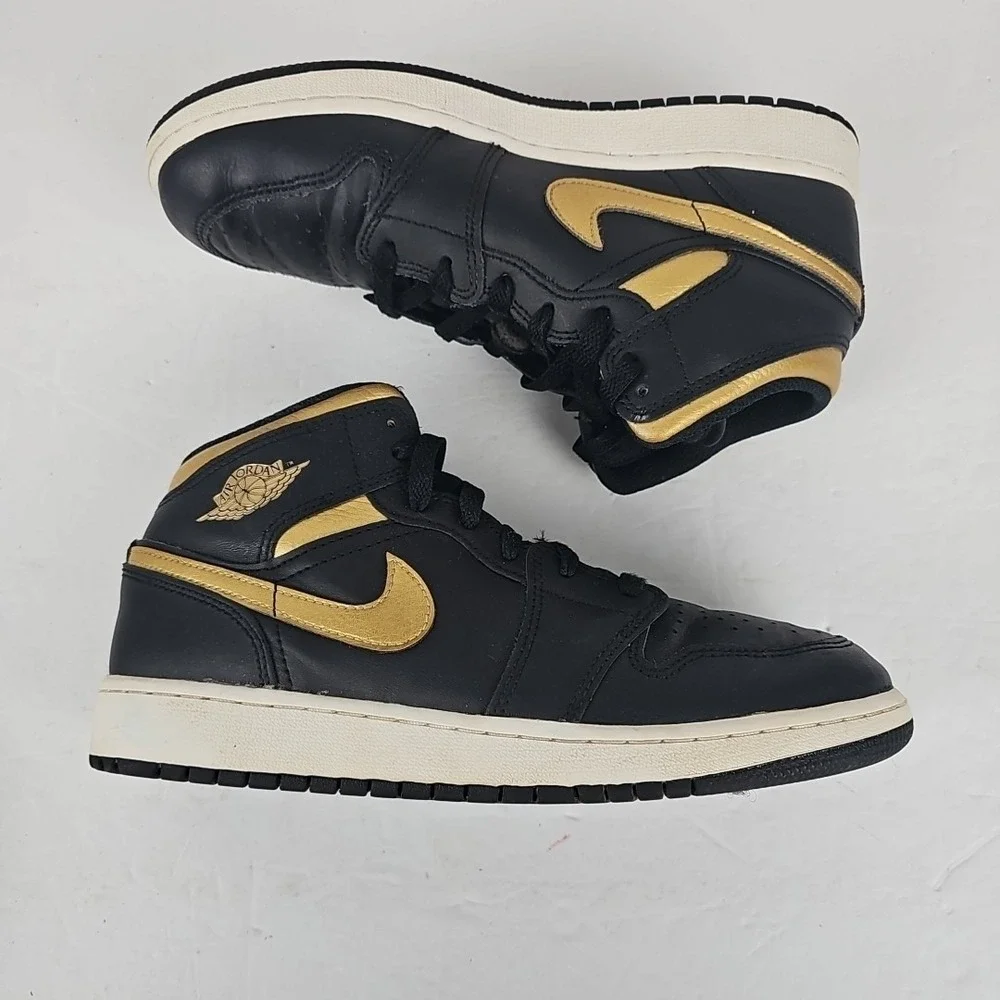 Nike Air Jordan 1 Mid Black Metallic Gold‎ White Youth 6.5Y DQ8423-071